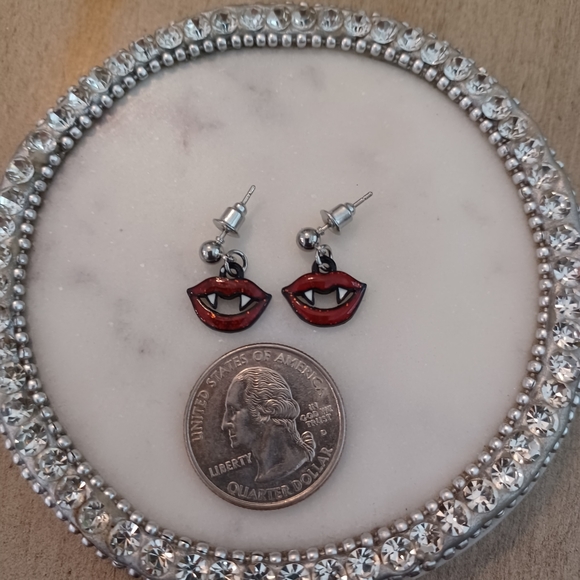 Red Shimmery Lady Vampire Dangle Drop Earrings - Picture 4 of 6